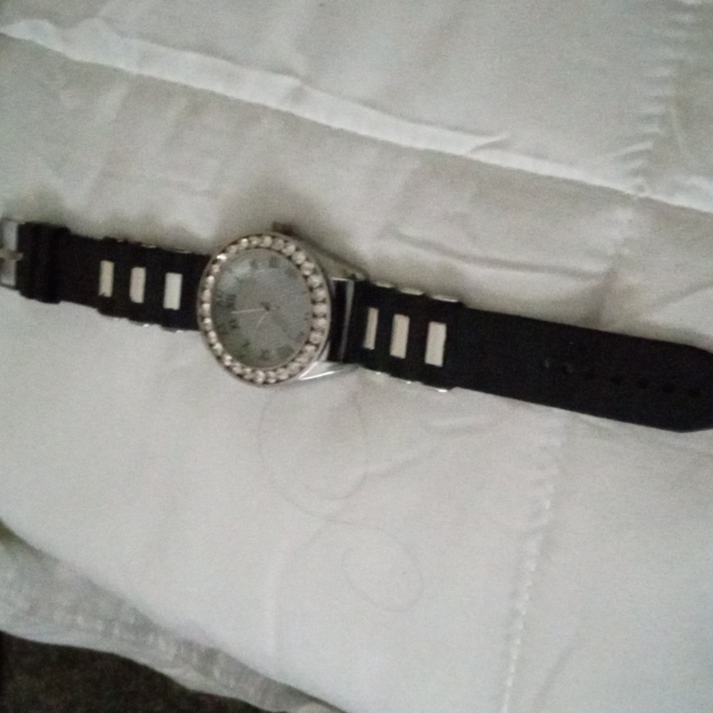 Watch - Picture 3 of 3